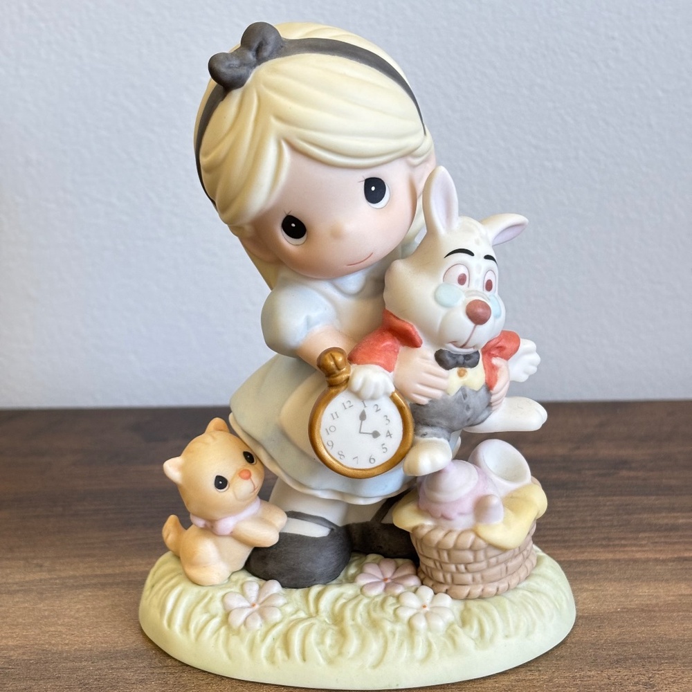DISNEY Precious Moments Alice Wonderland It’s Never To Late For Fun With Friends